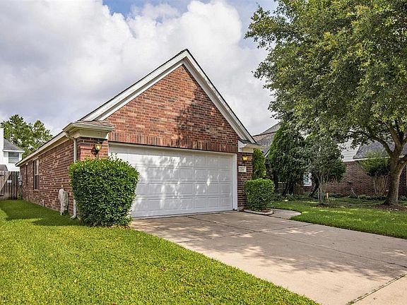 3rd image of 12747 Regal Pine Ln