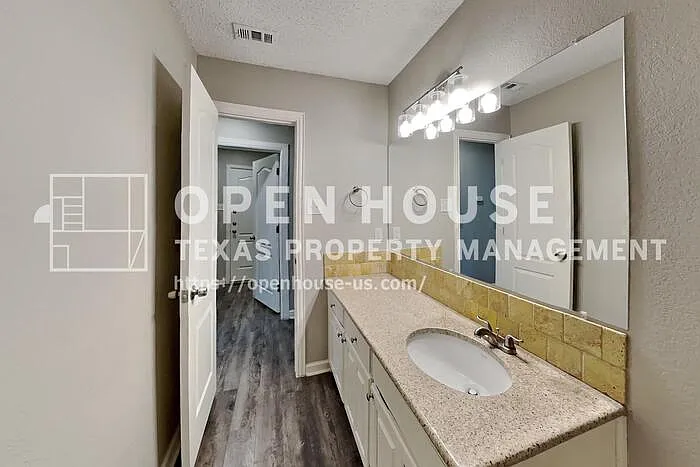 824 Quail Brook Dr — Photo 15