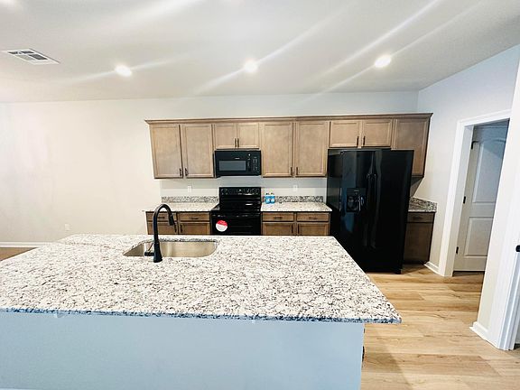 5th image of 107 Lightbourne Dr