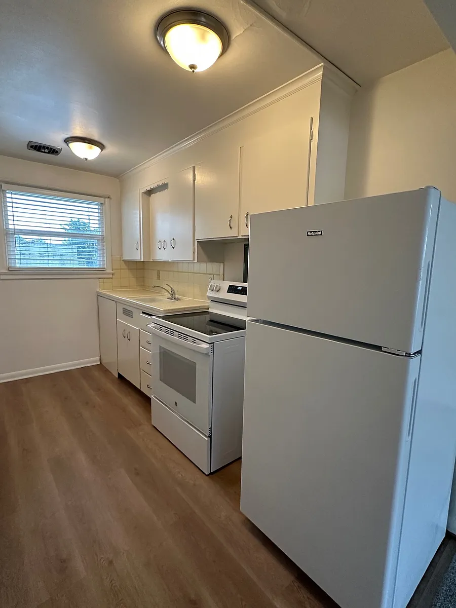 Building Photo - 4717 44th Ave SW #4