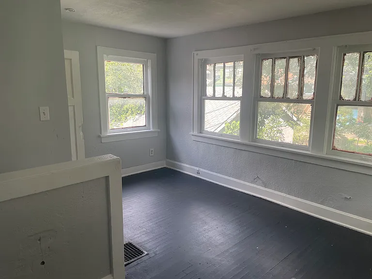 5311 Garfield Ave — Photo 22