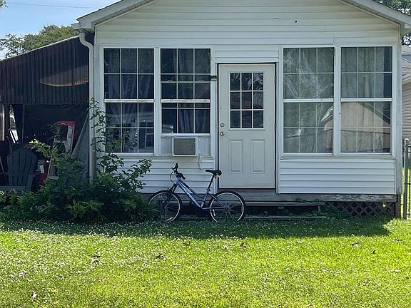 5th image of 219 Lossing Ave