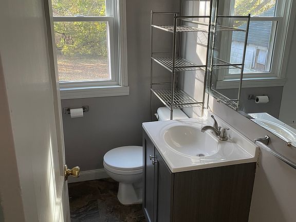 3rd image of 509 Albert St