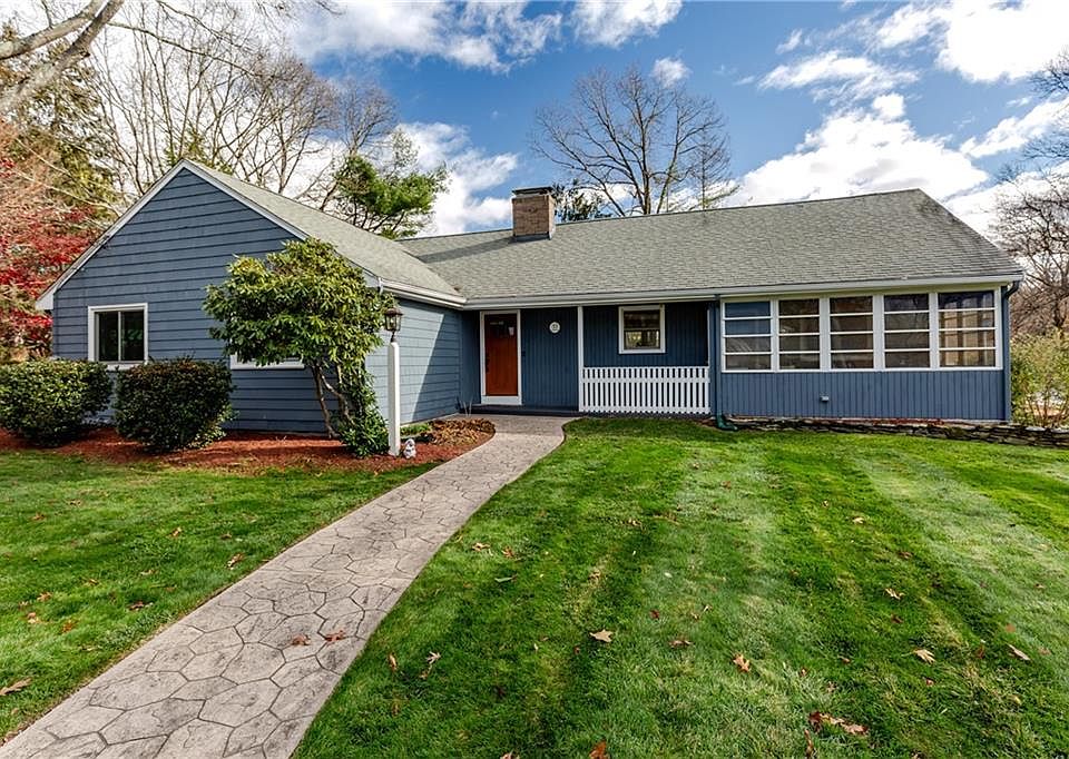 1st image of 33 Rosewood Ln