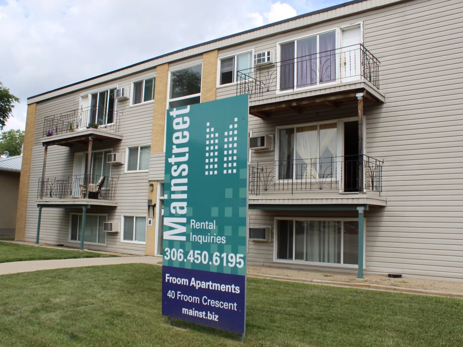 Froom Apartments — Photo 2