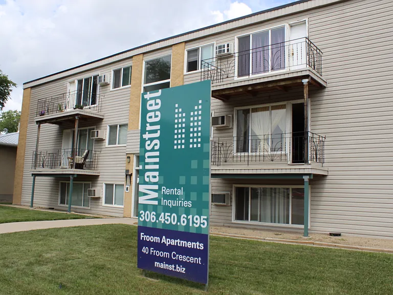 40 Froom Cres — Photo 2