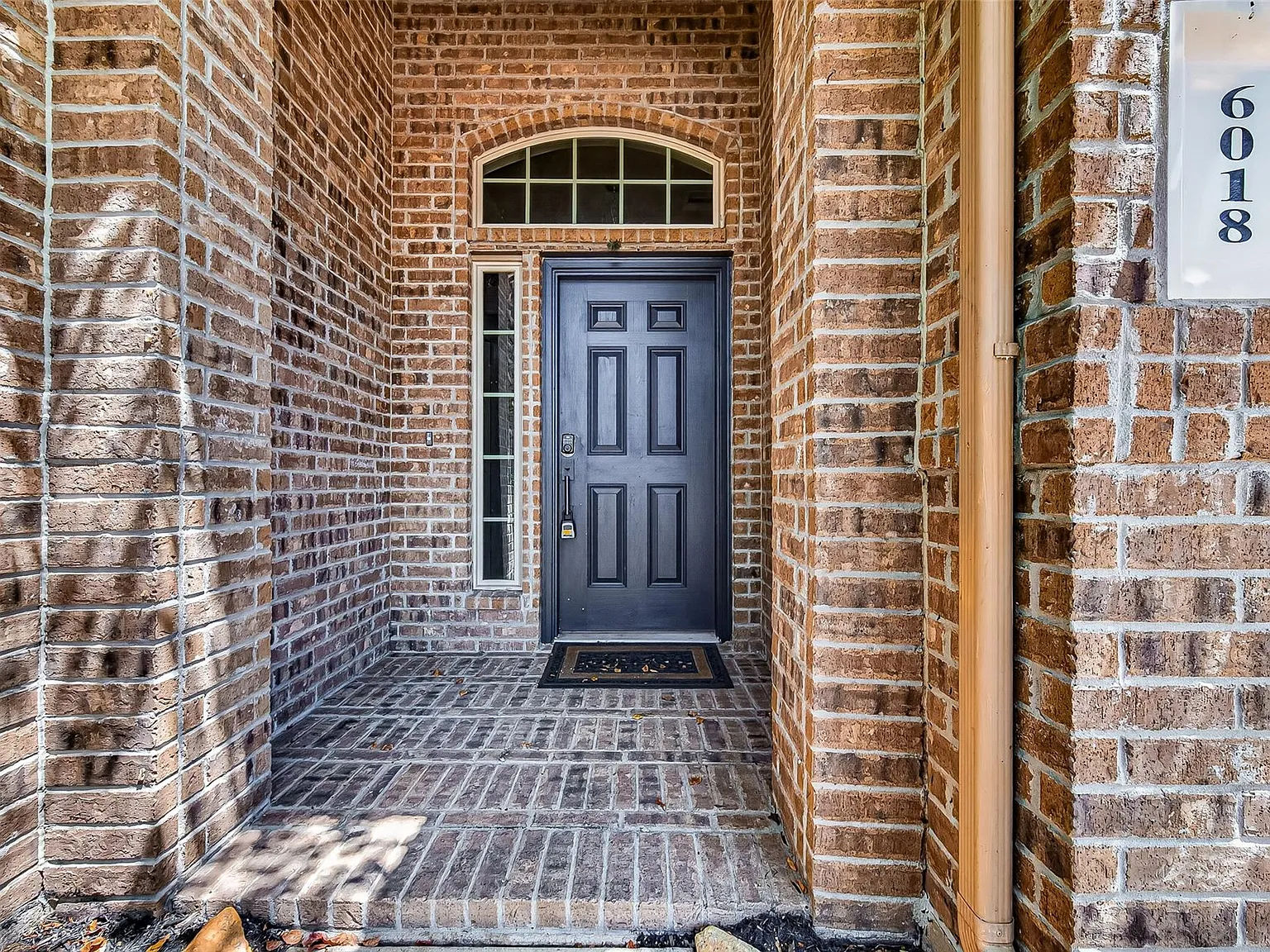 4 bed, 2.5 bath, 2382 sqft, $2,750 — Photo 4