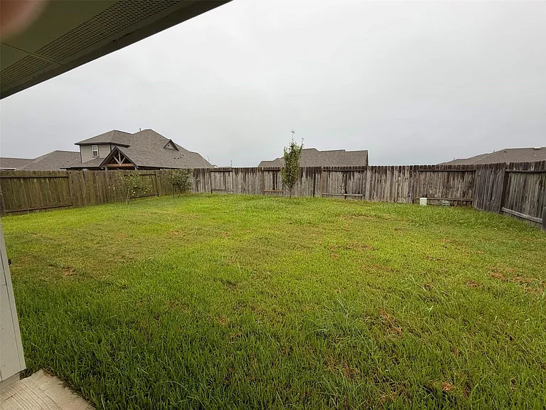 610 Lost Creek Dr — Photo 14
