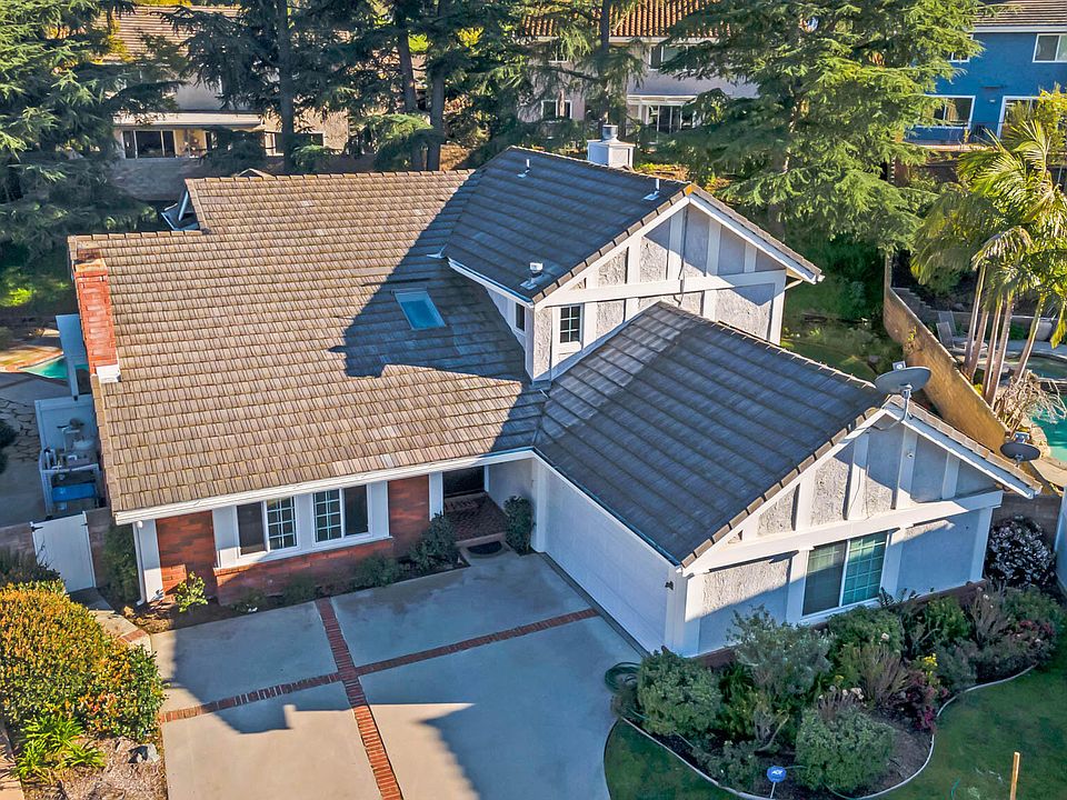 1st image of 341 Fairhaven Ct