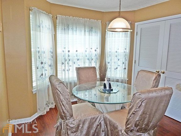 5th image of 2752 Brandon Lake Dr