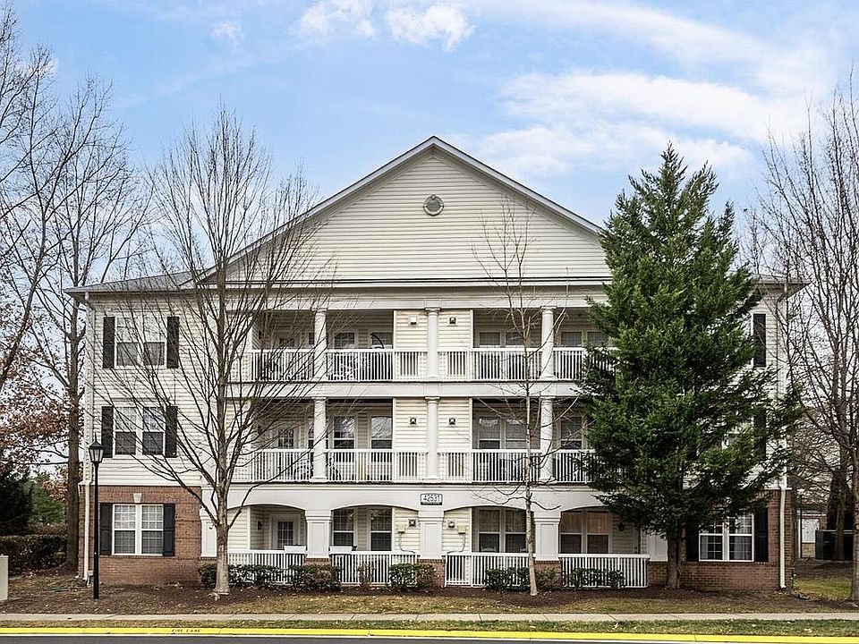 1st image of 42531 Rockrose Sq Unit 302