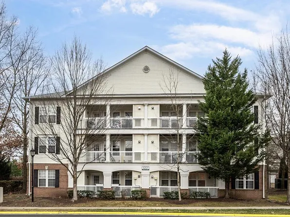 42531 Rockrose Sq Unit 302, Brambleton, VA 20148