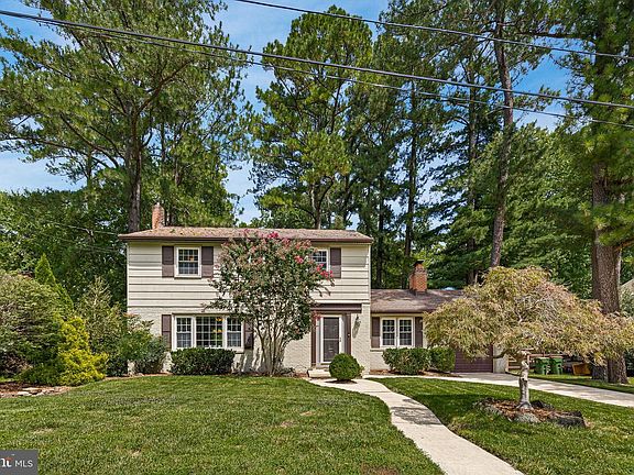 2nd image of 805 Rock Ln