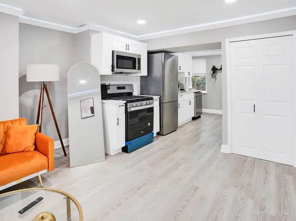 258 Clerk Street image 9 of 34