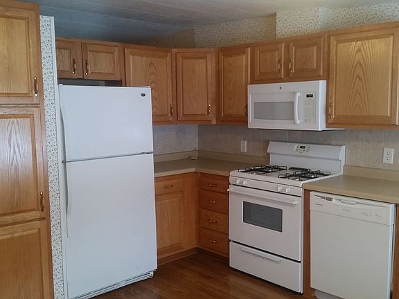 Plenty of cabinet storage 