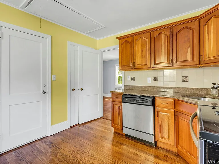 15 Cherry Ln #A — Photo 8