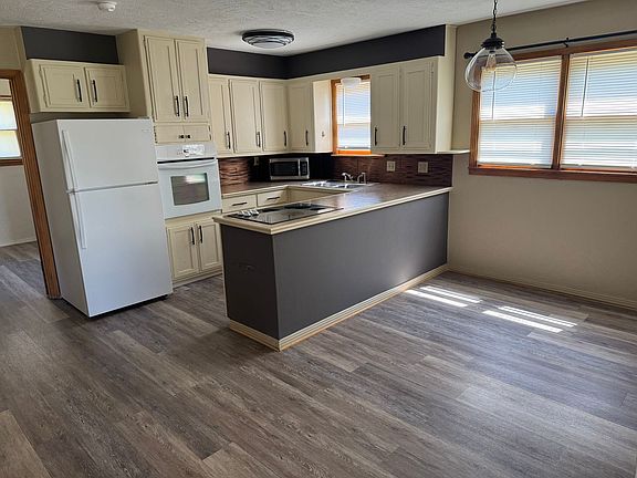4th image of 1509 S Avenue F
