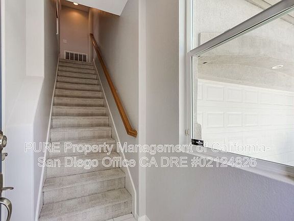 3rd image of 1649 Sunnyside Ave