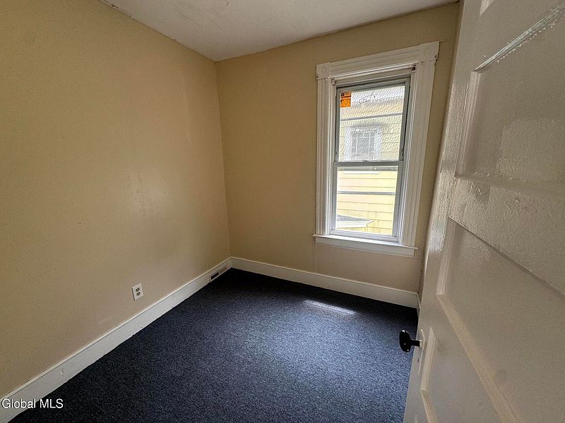 5th image of 1753 Albany Street
