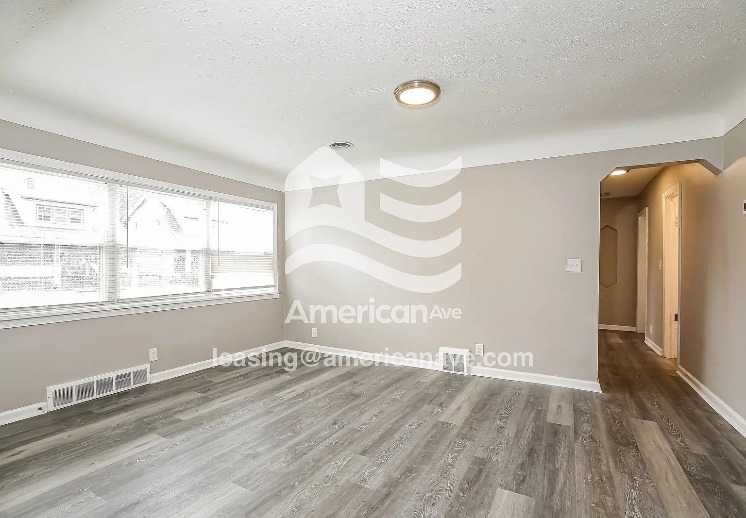 3 bed, 1.0 bath, 888 sqft, $1,497 — Photo 4