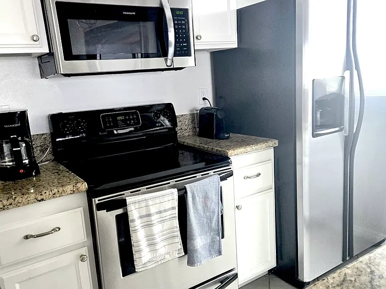 412 Hermosa Ave #9 — Photo 3