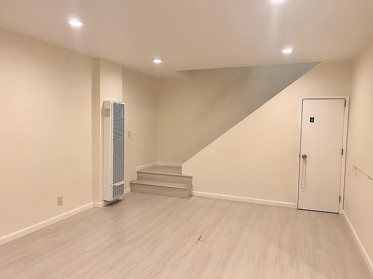 1937 Messina Dr — Photo 16
