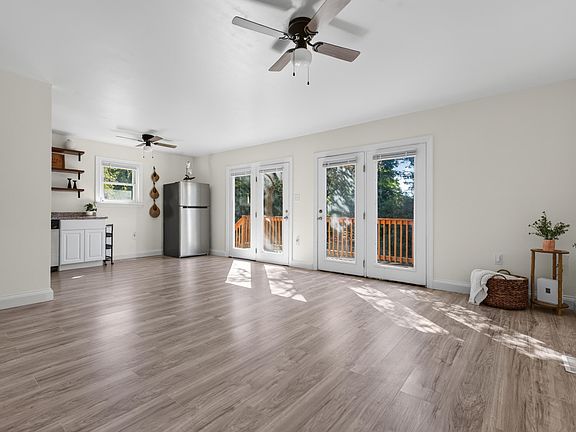 3rd image of 8449 Stephenson Rd