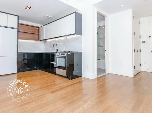 581 Ocean Parkway image 1 of 13