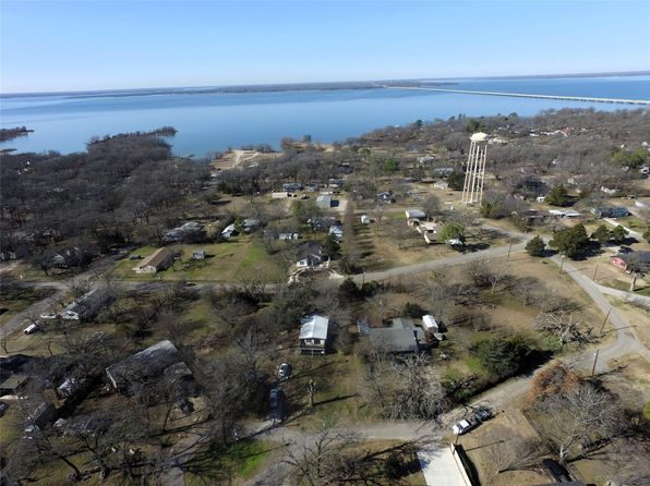 242 Club Park Ct, East Tawakoni, TX 75472