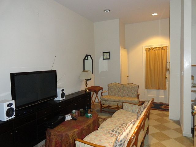 1st image of 2905 21st Ave #1
