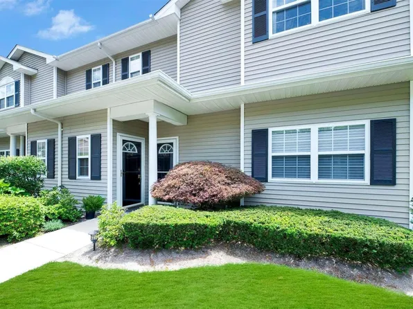 1201 Aerie Way #1201, East Quogue, NY 11942