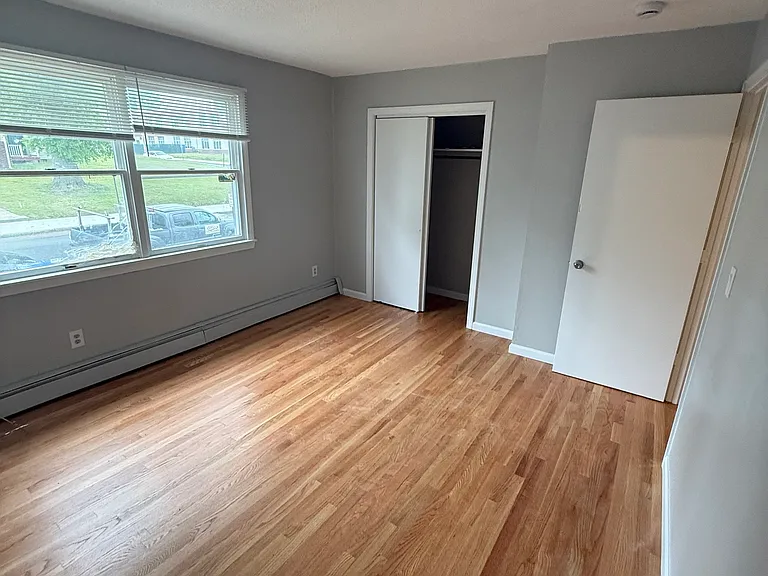 106 Howard Ave #R — Photo 8