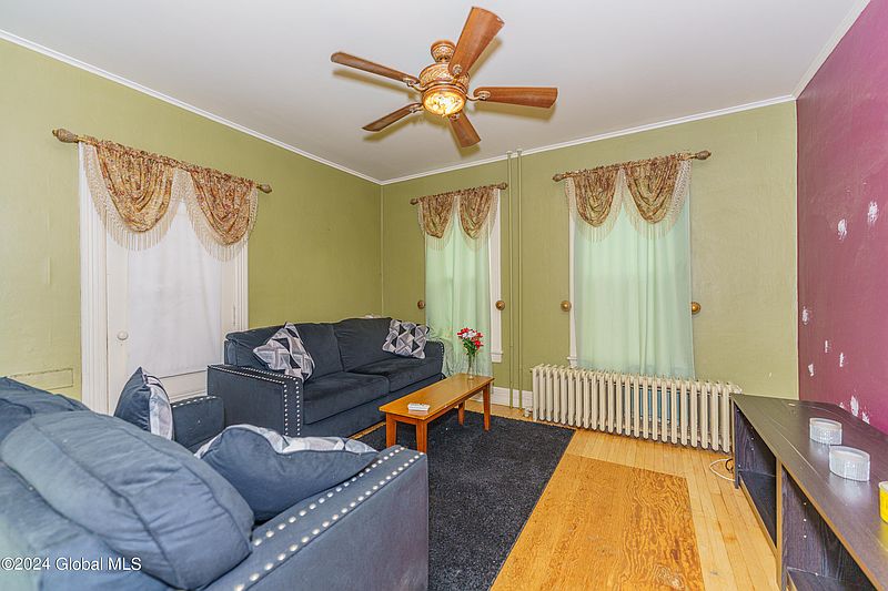 4th image of 21 Trinity Place