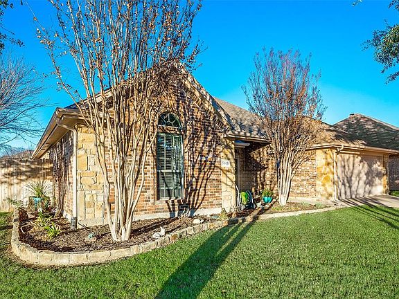 3rd image of 5613 Sugar Maple Dr