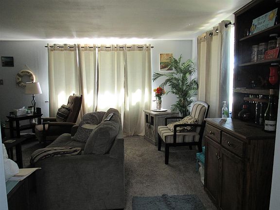 5th image of 132 Oakridge Ave