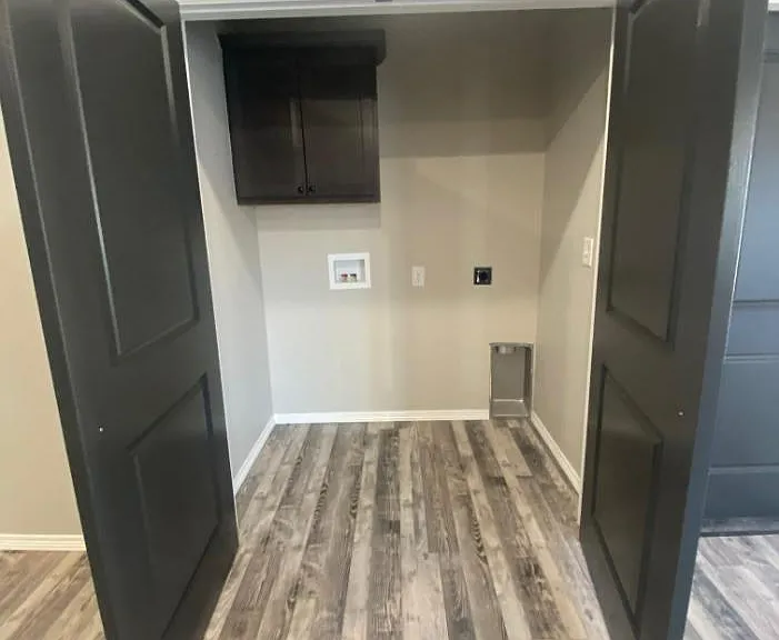 414 Lisa Cir — Photo 9