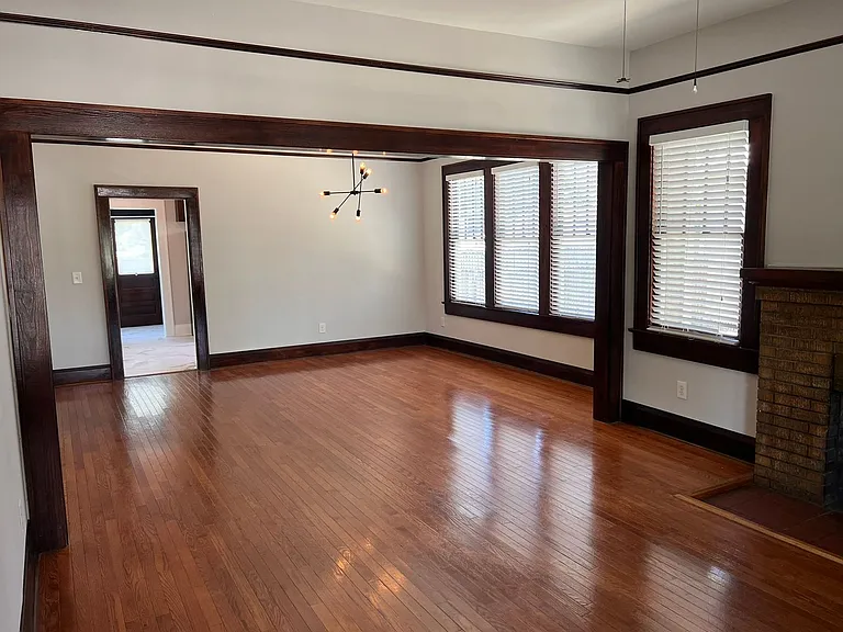 2404 N Morgan St — Photo 4