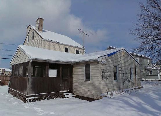 2nd image of 202 2nd St