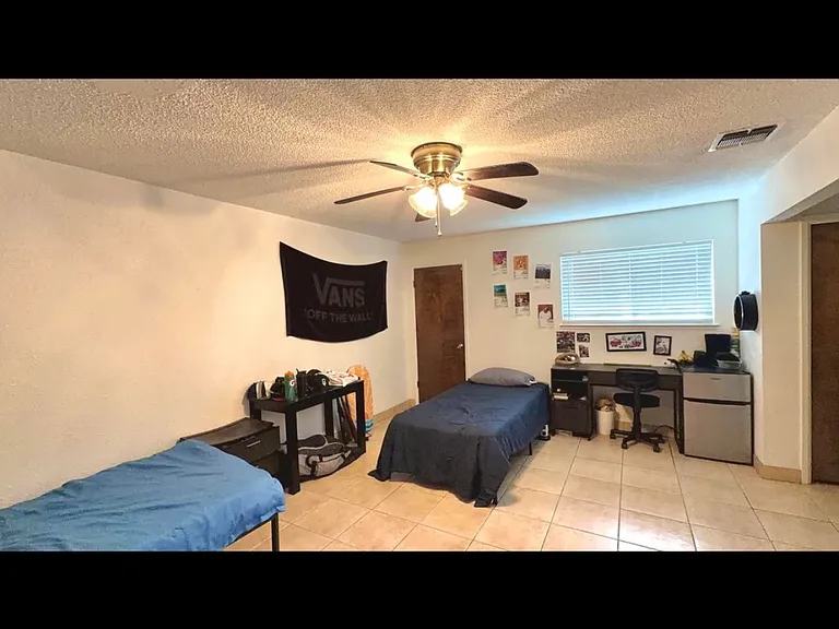 331 S Lotas St — Photo 6