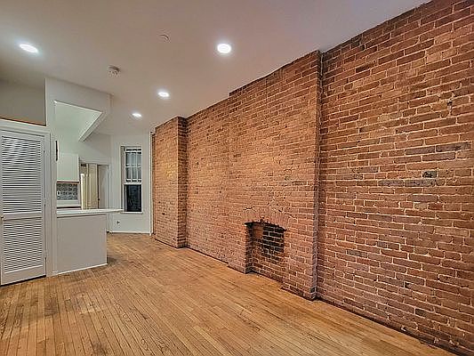 2nd image of 316 E 82nd St #1FW