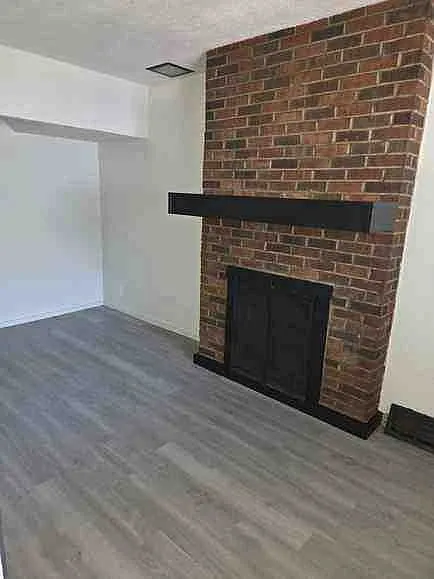 3 bed, 924 sqft, $1,800 — Photo 3