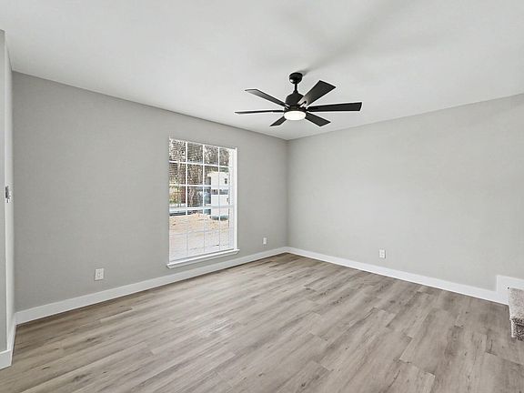 3rd image of 136 Valencia Dr