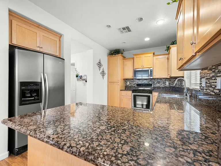184 Barnhill Dr — Photo 10