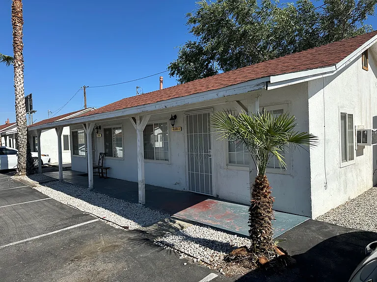 45307 Sierra Hwy — Photo 18