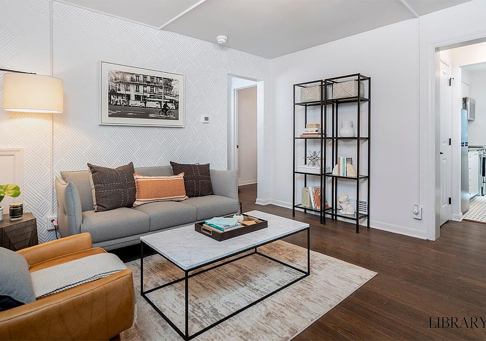 1st image of 383 Oak St #9