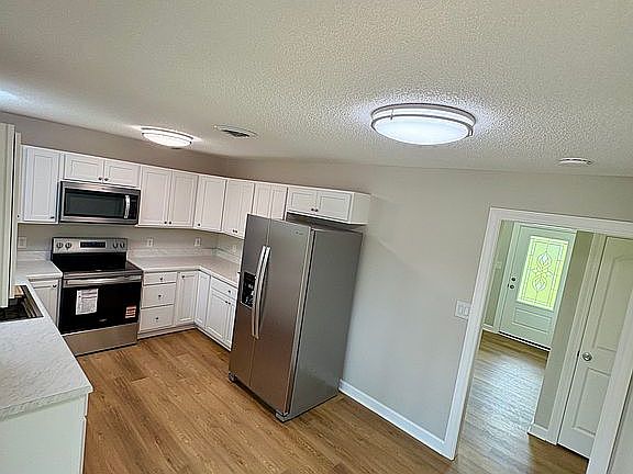 4th image of 10153 Oakwinds Cir