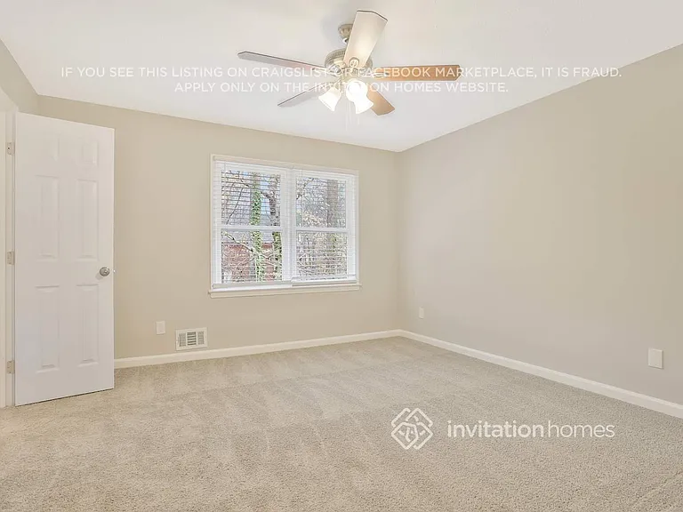 1648 Roman Point Dr — Photo 15