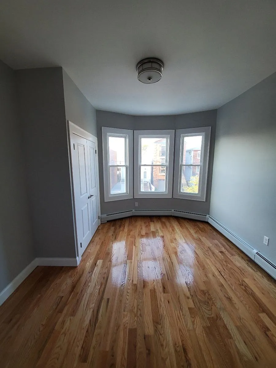 Building Photo - 18 Poplar St #2L