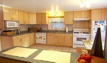 3rd image of 1230 Iroquois Ct
