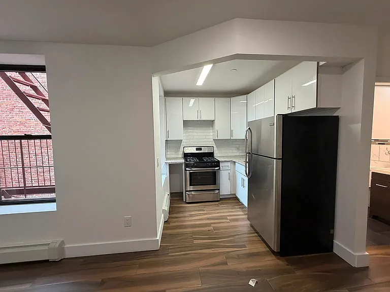 1019 Southern Blvd #4A — Photo 4